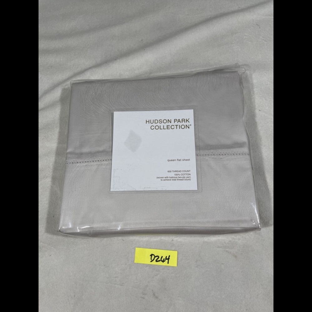 NIB [ Queen ] 600TC Cotton Flat Sheet for Hudson Park in Silver‎